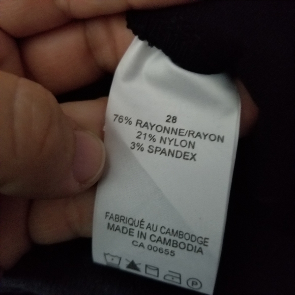 PENNINGTONS | Savvy Fit stretch capri pants - Picture 5 of 9